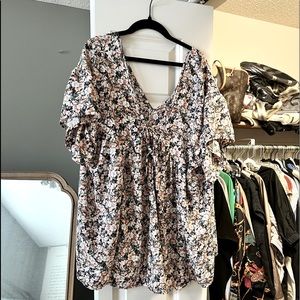 NWOT Flowy Top